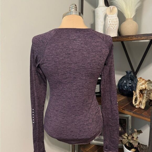 Nike Therma Sphere Element Long Sleeve Crew Top Womens Size XS 918014 Purple - Picture 2 of 16